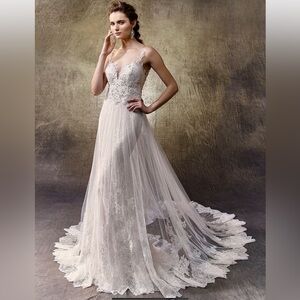NWT Enzoani Bridal Ivory Dress “Lovely” mermaid skirt,Chantilly lace,Tulle‎ SZ 2
